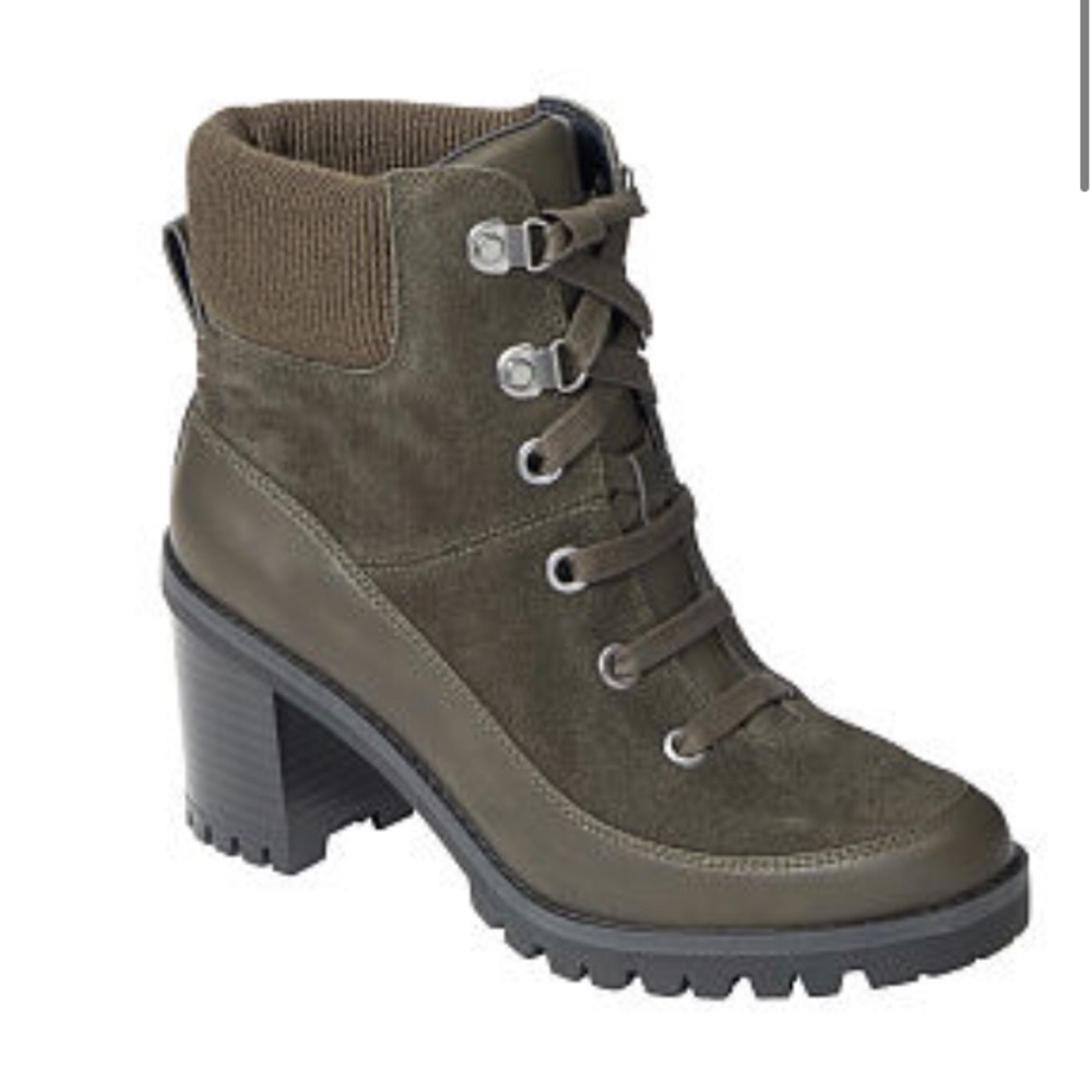 NWT UGG Redwood Boots